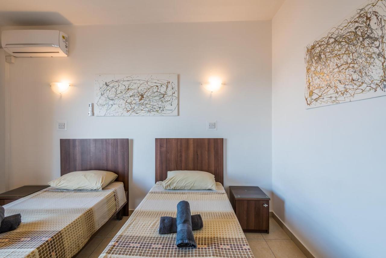 Seashells Apartments With Terrace, Just Off The Seafront In Bugibba - By Getawaysmalta St. Paul's Bay Ngoại thất bức ảnh