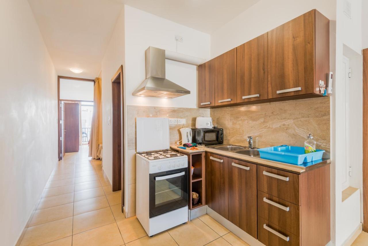 Seashells Apartments With Terrace, Just Off The Seafront In Bugibba - By Getawaysmalta St. Paul's Bay Ngoại thất bức ảnh